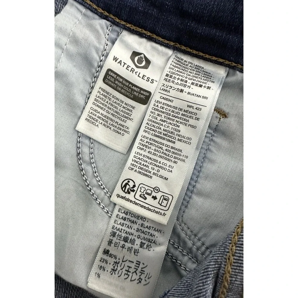 Levis very good